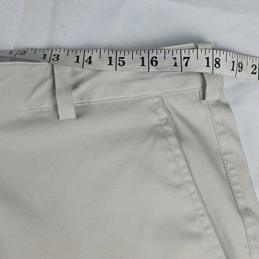 Nike Golf Shorts Men's Dri-Fit Light‎ Tan Pockets Size 36 EUC